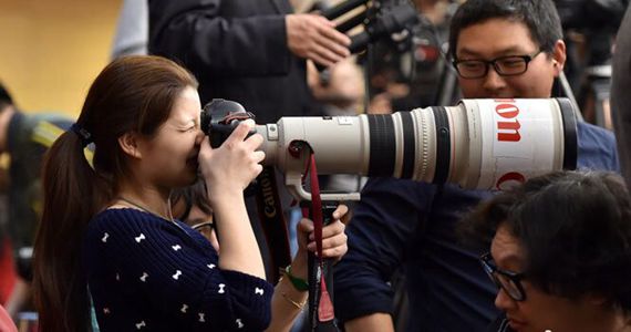 妇女节特刊：致敬两会上的美女记者