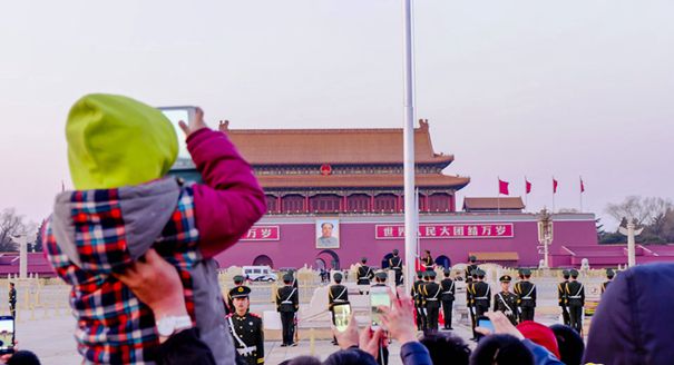 2015两会：会场外的天安门广场