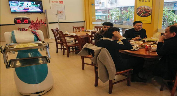 南宁餐厅现机器人服务员