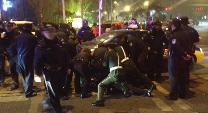 王府井发生持枪抢劫案 劫匪被捕