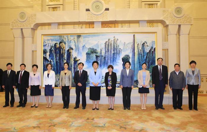 刘延东接见上柏住院部医疗队先进事迹报告团成员