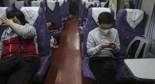 &ldquo;北京西&mdash;北京站&rdquo;首次火车通行 车厢内灰尘多乘客捂鼻