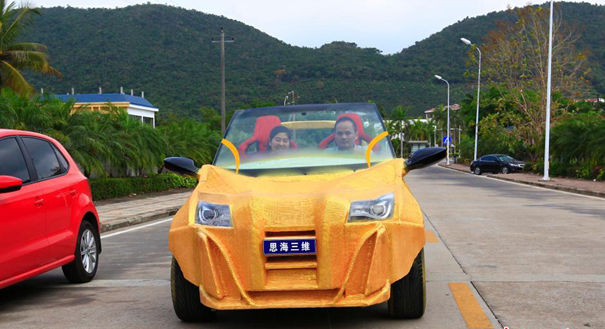 中国首台3D打印“土豪金”概念汽车面世
