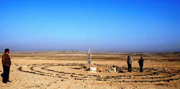 新疆火焰山神秘&ldquo;怪石圈&rdquo;重现江湖 形如太阳系或是祭祀遗址