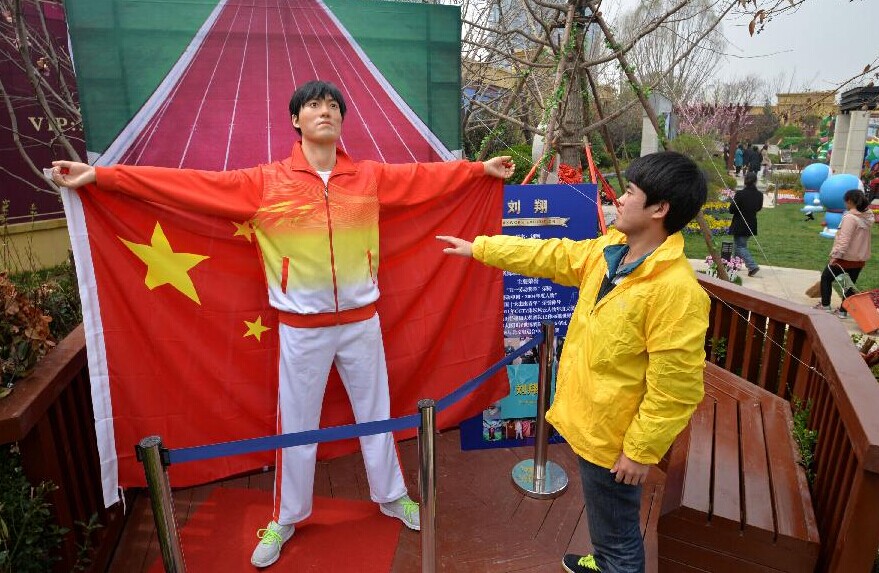 明星蜡像亮相河北邯郸