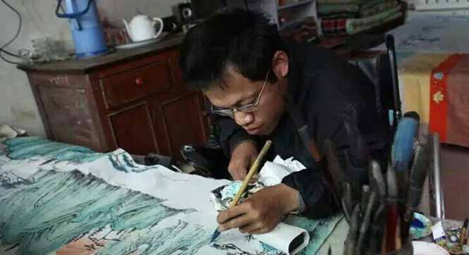 26岁脑瘫小伙卖画救父