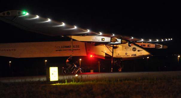 全球最大太阳能飞机抵达中国旅程&ldquo;终点站&rdquo;南京