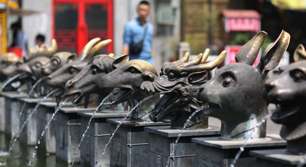 山寨版&ldquo;圆明园十二兽首&rdquo;抢眼太原街头