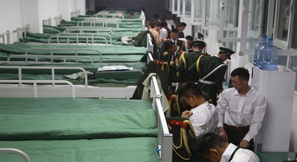 实拍天安门广场&ldquo;五一&rdquo;大升旗全过程