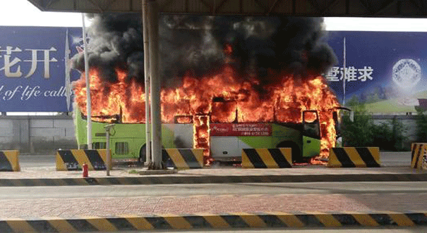 燕郊进京814路公交车着火 系人为纵火