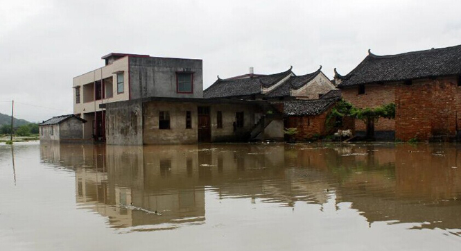 广西贺州遭强降雨袭击