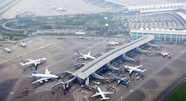 广州白云机场受天气影响航班延误