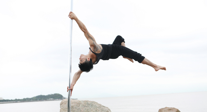 钢管舞&ldquo;男神&rdquo;为男性跳钢管舞正名