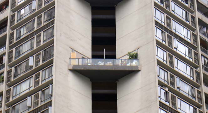 重庆&ldquo;最牛空中违建&rdquo;被拆除 &ldquo;房间&rdquo;已拆钢架仍在