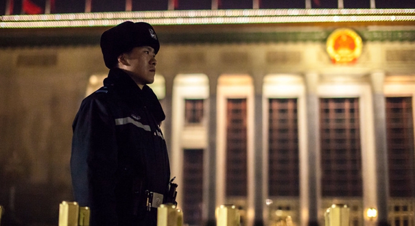 图片故事：守卫天安门的警察&ldquo;坏爸爸&rdquo;