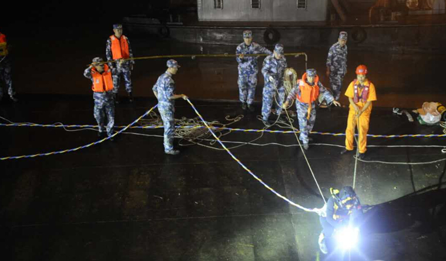 &ldquo;东方之星&rdquo;客轮救援：不分昼夜，不抛弃不放弃