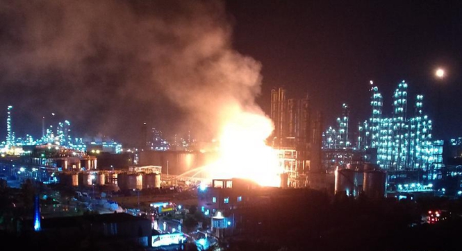 南京德纳化工厂发生爆炸