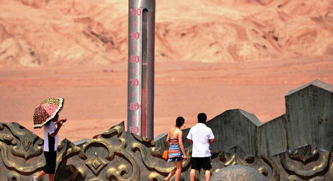 吐鲁番火焰山地表温度高达68摄氏度