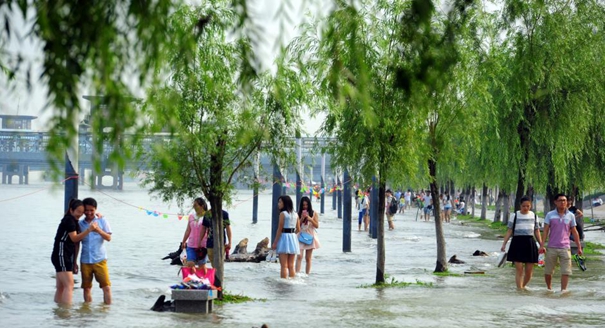 长江武汉关水位超过25米“设防线”