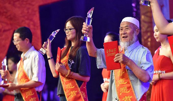 76岁老人陈志明义务宣传禁毒30载