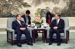 俞正声会见日本自民党亚非问题研究会代表团