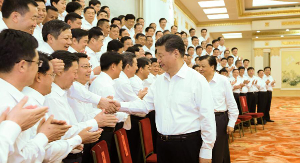 习近平会见全国优秀县委书记