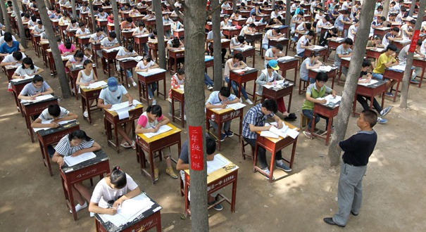 别样的期末考试