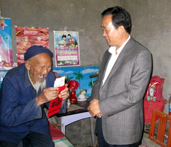 勇当扶贫攻坚先锋&mdash;&mdash;记甘肃省庆阳市环县县委书记柴春