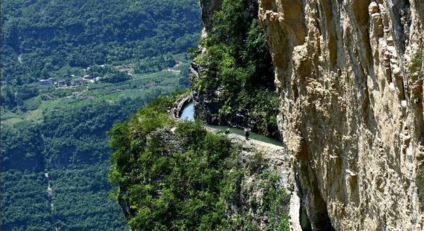 &ldquo;绝壁天河&rdquo;&mdash;&mdash;鄂西深山中的&ldquo;红旗渠&rdquo;
