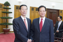 张高丽会见越南政府总理阮晋勇