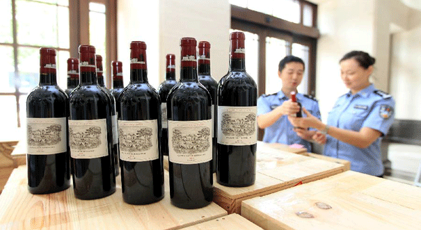 拱北海关摧毁涉嫌走私红酒逾亿元的6个团伙