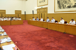 刘奇葆出席推进理论工作&ldquo;四大平台&rdquo;建设工作会议并讲话