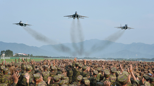 金正恩指导人民军战斗飞行技术大会