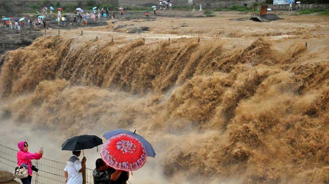 黄河壶口瀑布水量暴涨 形成400多米宽特大瀑布群