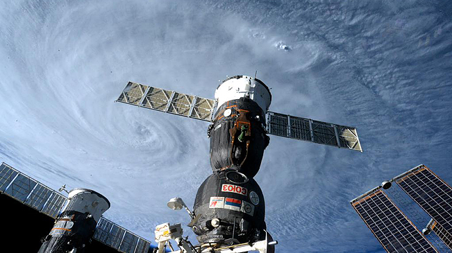 NASA公布太空拍摄台风苏迪罗影像