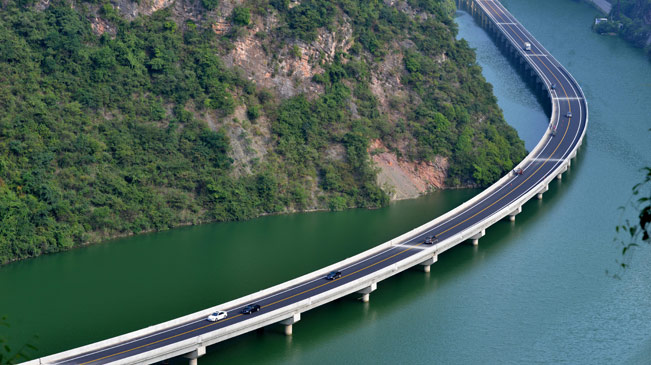 湖北兴山：&ldquo;水上公路&rdquo;竣工通车