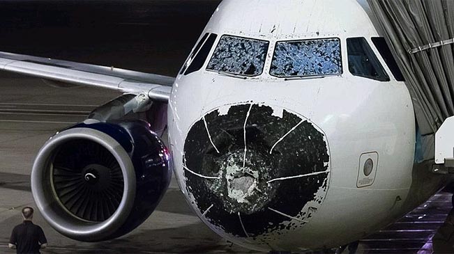 美国客机遭遇冰雹袭击 飞行员&ldquo;盲降&rdquo;成功