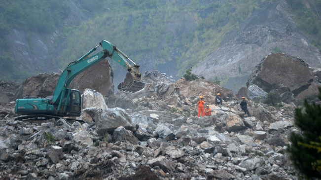 陕西省山阳县发生山体滑坡