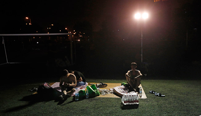 镜头记录：安置点的夜晚