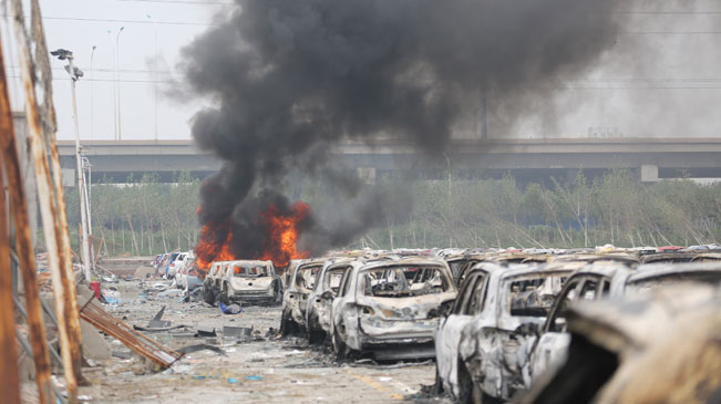 被毁坏的车辆再次发生爆炸