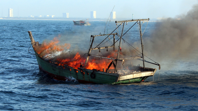 海南文昌一渔船突发大火爆炸1名渔民遇难