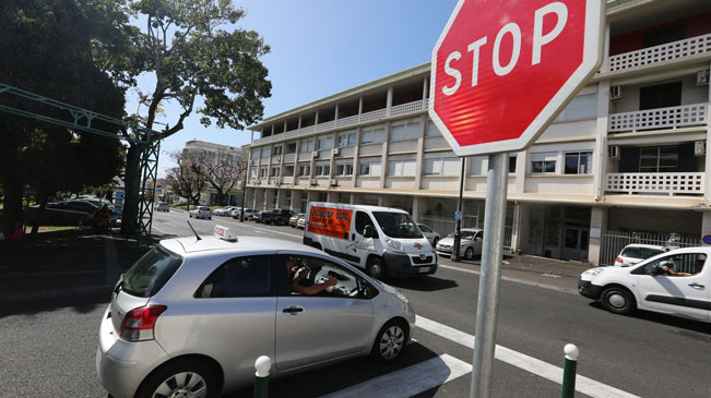 留尼汪MH370客机残骸第一阶段搜寻无新发现