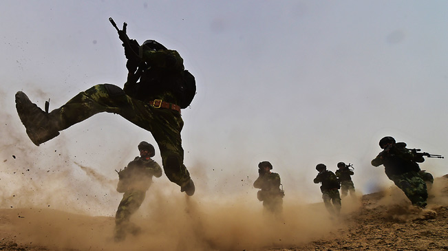 戈壁下沙好练兵