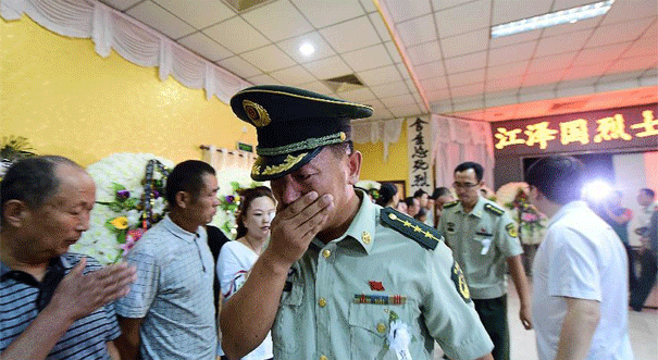 天津港“8·12”事故:告别烈士