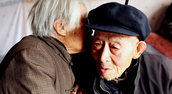 爱在烽火硝烟时 抗战老兵与他们的亲密爱人