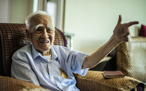 百岁抗战老兵：双枪纵横大别山　10万字记录烽火岁月