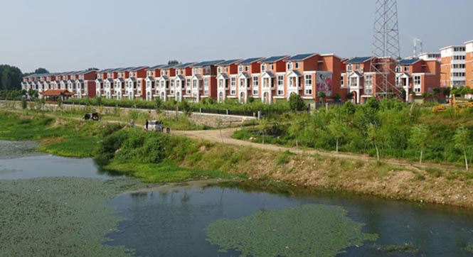 河南南阳大片违规别墅群空如&ldquo;鬼村&rdquo;