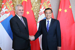 李克强会见塞尔维亚总统尼科利奇