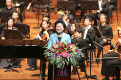 刘延东与俄罗斯副总理戈洛杰茨共同出席中俄青年联合交响乐团音乐会