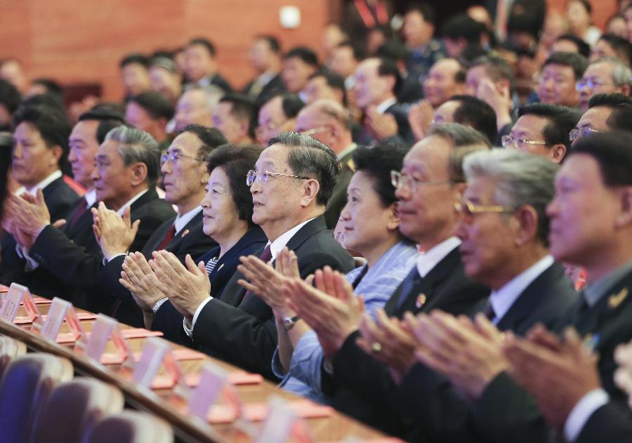 俞正声观看庆祝西藏自治区成立50周年文艺晚会《中国梦&middot;雪山欢歌》